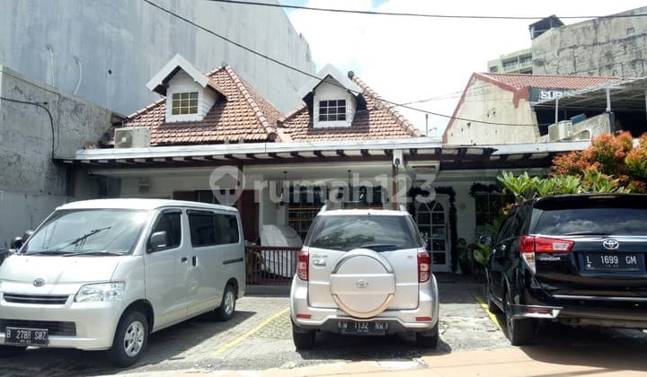 Raya Gubeng Strategis