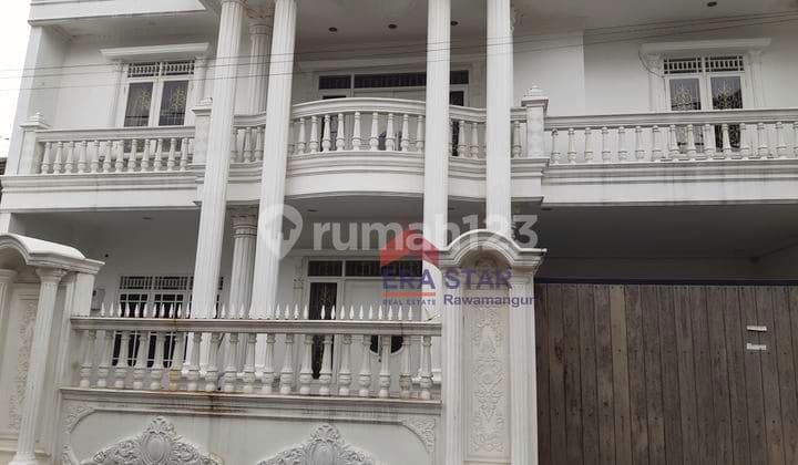 Rumah Bagus, luas dan elegan dalam cluster di Dukuh Zamrud Bekasi