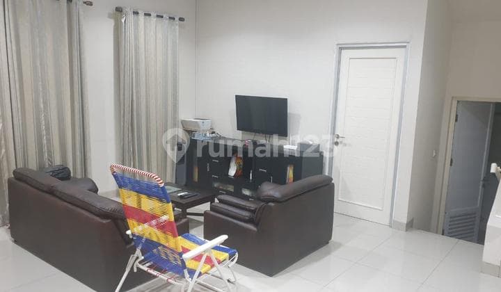 Ready-to-Occupy Golf Lake House