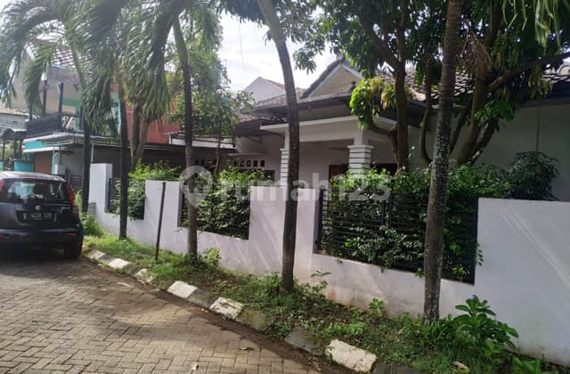 Turun Harga Rumah Hoek di Villa Bintaro Regency