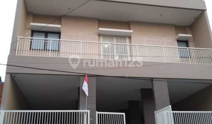 Jual Rumah Kost Exclusive Seperti Hotel, 3.5 Lantai, ada 28 K.Tidur, Full Furnish, Aktif, Siap Huni