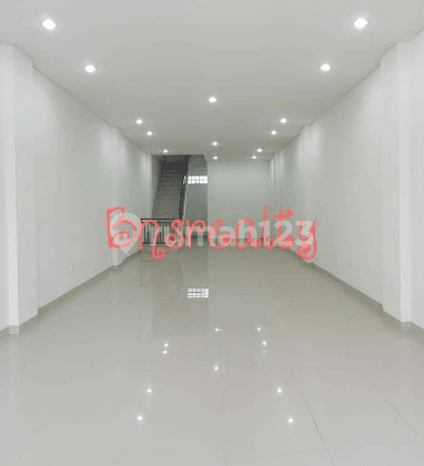 Shop House Renon Location
