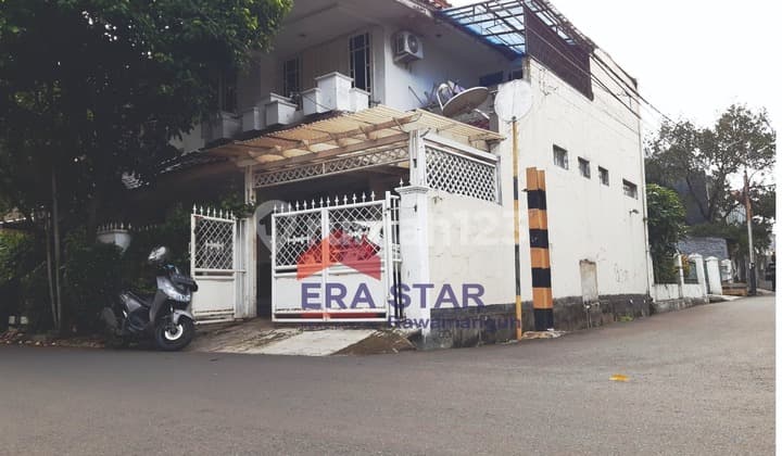 Rumah Hook 2 lantai BU dekat pusat bisnis Rawamangun Jaktim