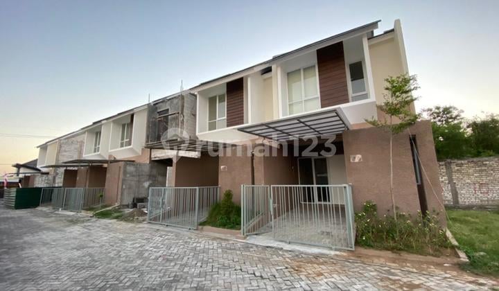 Rumah Baru Siap Huni Di Surabaya Barat,harga Dibawah 1M