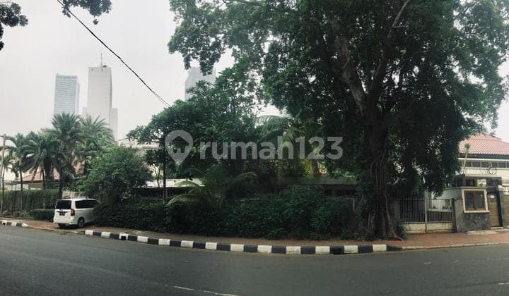 Rumah Jl. Yusuf Adiwinata Menteng Jakarta Pusat