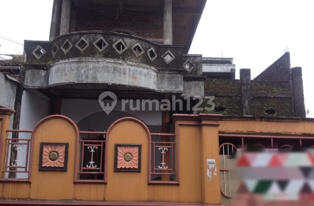 Luxurious house in the center of Purwokerto city