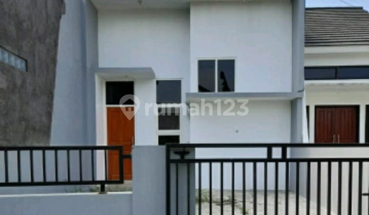 Rumah bangunan baru di Syuhada
