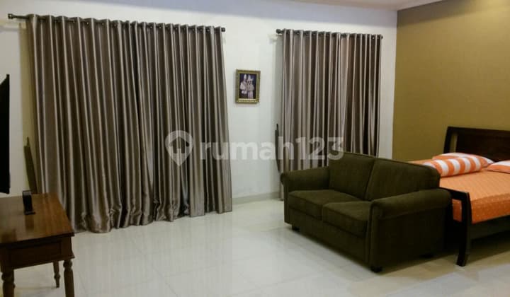 Rumah Strategis Dalam Komplek Di Cinere Dekat Ke Tol Desari