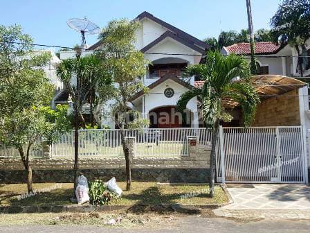 Rumah 2 Lantai Full Furnished Area Dieng, Lingkungan Cluster Nyaman.