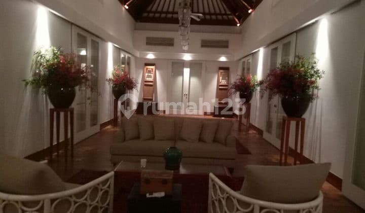 Limited edition Luxury house in kemang area for expatriat and other, the price can be negotiable