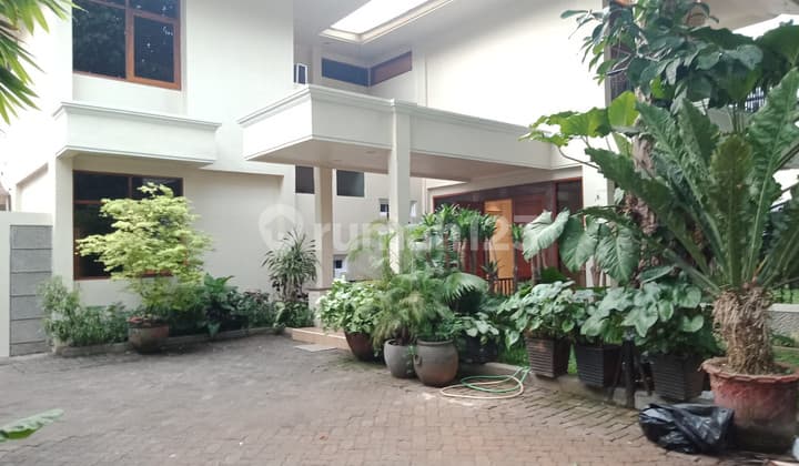 Comfortable house in Kemang area "price negotiable"