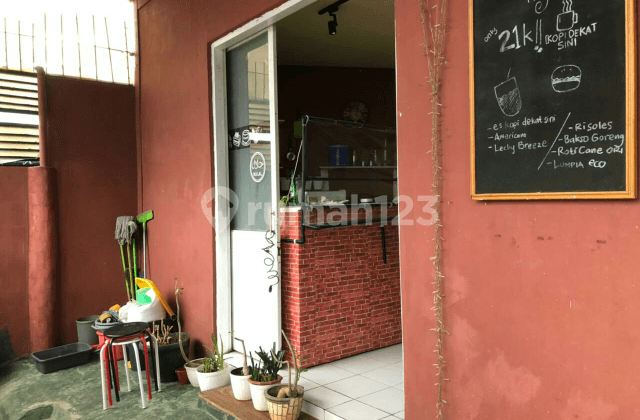 Rumah cantik bonus kostan dan ruang usaha di sayap Soekarno Hatta