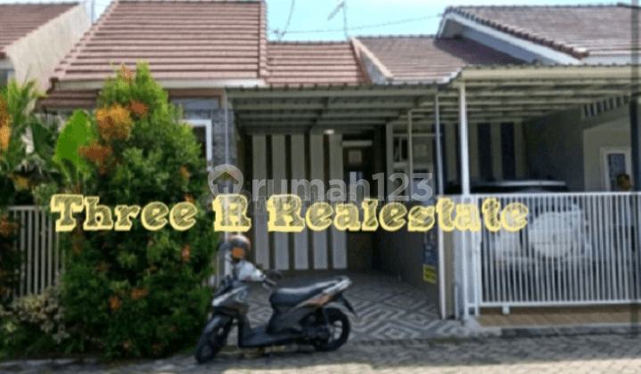 Rumah design vintage cluster one gate Sulfat Pandanwangi