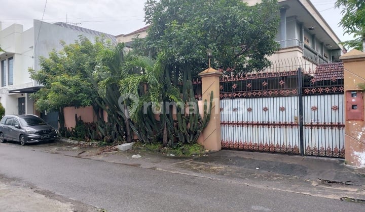 A LUXURIOUS HOUSE from its era near Urip Sumoharjo Street, Solo