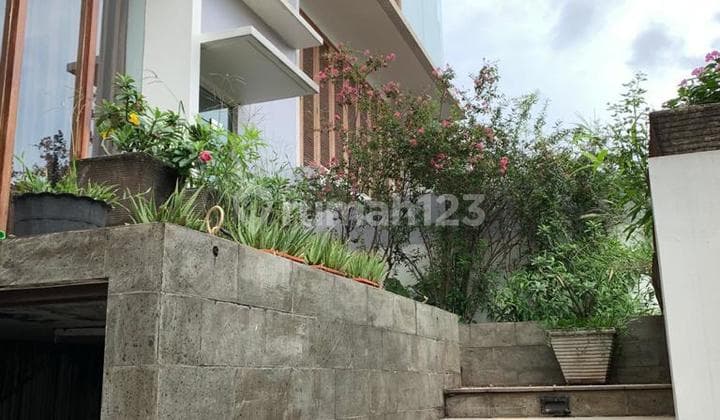 Pure Pluit Minimalist House