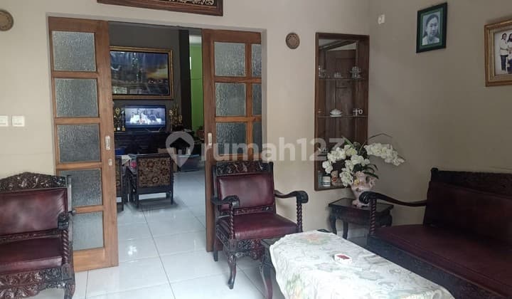 Rumah yg Anggun di sayap jln Buah Batu .Bagus utk Kost Kostan dkt SMA 12 dan Dkt ISDI