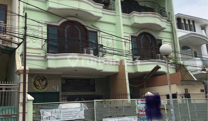 Rumah Pinggir Jalan, Strategis Di Jl. Sentani Gunung Sahari.