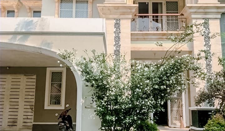 RUMAH FULL FURNISH EMERALD MANSION LIPPO CIKARANG