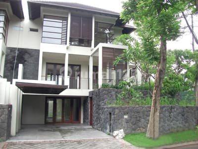 Rumah 3 Lantai, Baru, Minimalis, Lingkungan Elite, Bisa untuk Rumah Tinggal/Kantor, Siap Huni - TAN -