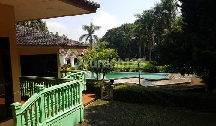 Rumah Villa Bagus Furnished SHM Hitung Tanah di Cisarua, Bogor