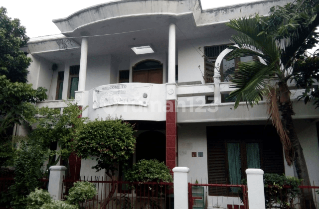 Quick sale Spacious, Big and Comfortable House in South Kembangan
