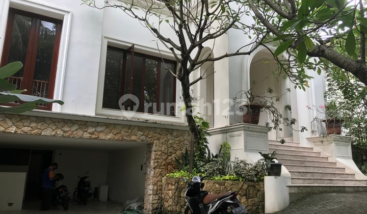Beautiful Luxurious House in Compound, Antasari Area