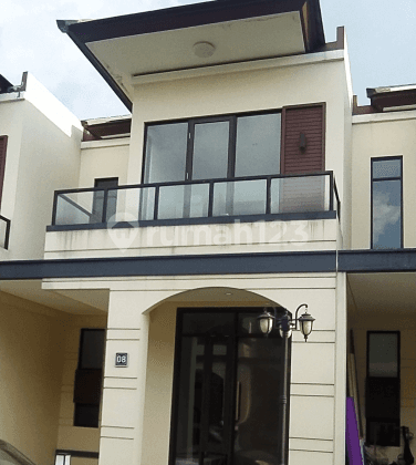 Rumah cantik siap huni lavon swan city cikupa