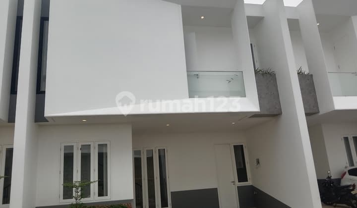 Rumah Mewah Strategis Dekat Lrt& Toll Bebas Bajir