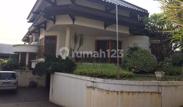 HARGA DIBAWAH PASARAN! Rumah sangat terawat dan siap huni.