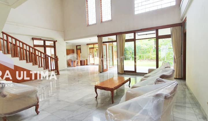 Rumah Mewah Strategis Siap Huni Terawat Setrasari Cocok Untuk Rumah Tinggal atau Kantor