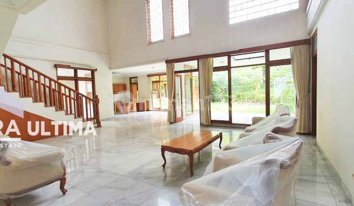 Rumah Mewah Strategis Siap Huni Terawat Setrasari Cocok Untuk Rumah Tinggal atau Kantor