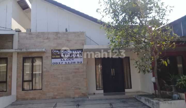 Rumah Brownstone Cilegon