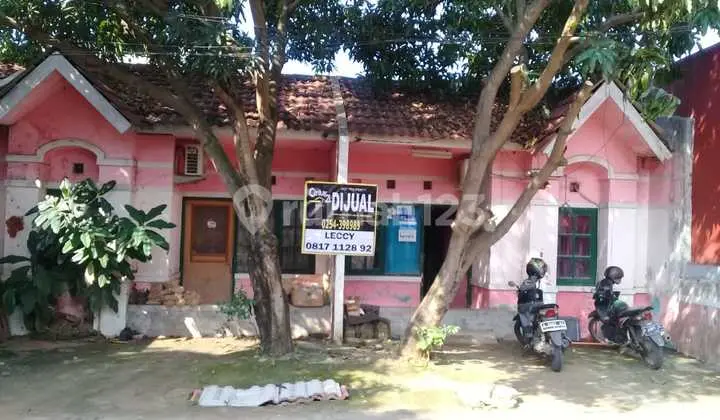 Rumah Gandeng Eks Kantor Puri Grogol