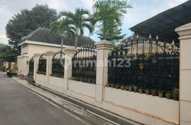 Rumah bagus halaman luas di kartasura solo