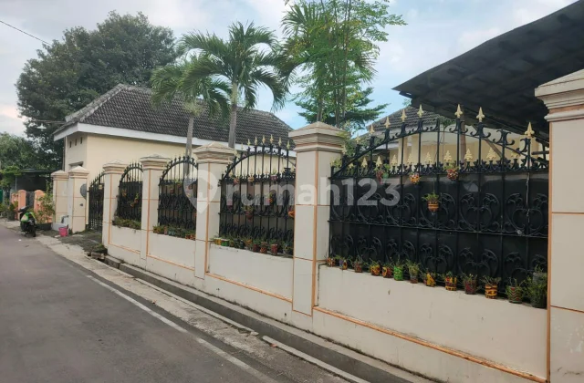 Rumah bagus halaman luas di kartasura solo