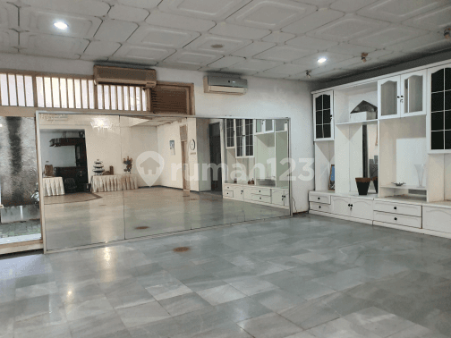 rumah hadap.fasum bs wisma