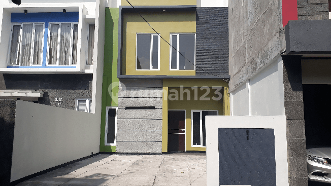 Rumah 2 Lantai Sertifikat Hak Milik Di Gunung Batu