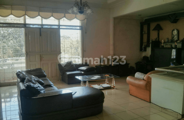 Rumah Besar Yg Nyaman