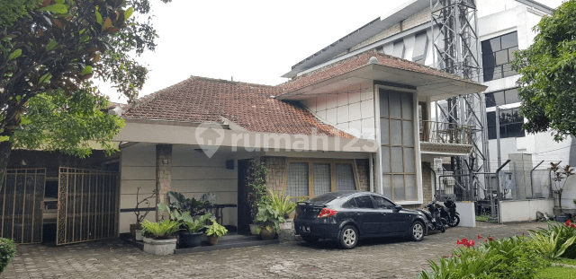 Rumah luas di bandung