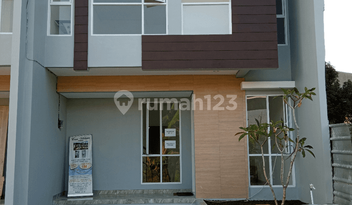Rumah 2 Lantai Asri di Pondok Gede