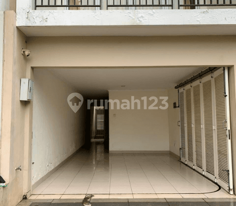 rumah split level nya grand wisata