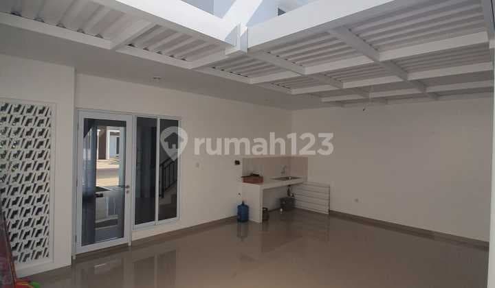CHYNTIA SUMMARECON RUMAH BARU SIAP HUNI 2 LT (FH71)