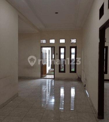 Rumah mungil di Cinere