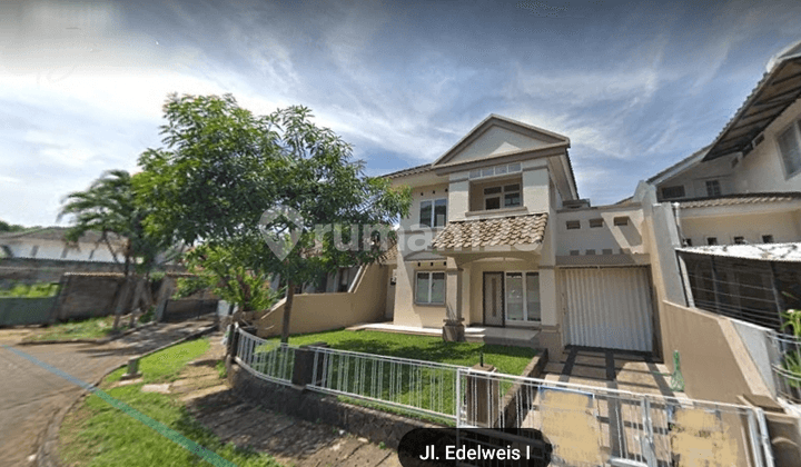 Puspita Loka BSD neat house.