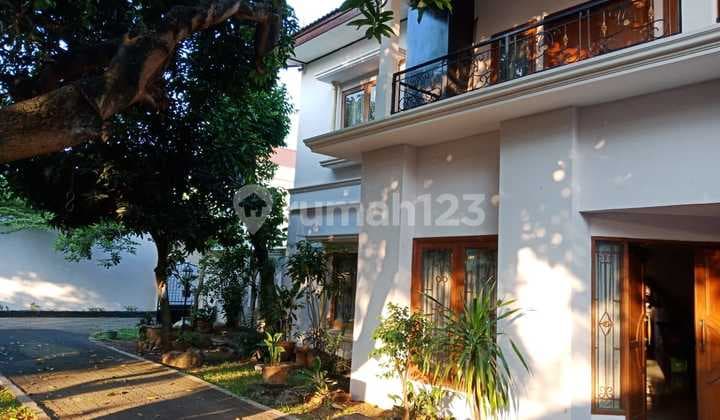 Rumah Mewah, Tanah Luas di pinggir jalan raya Pesanggrahan, Jakarta Selatan