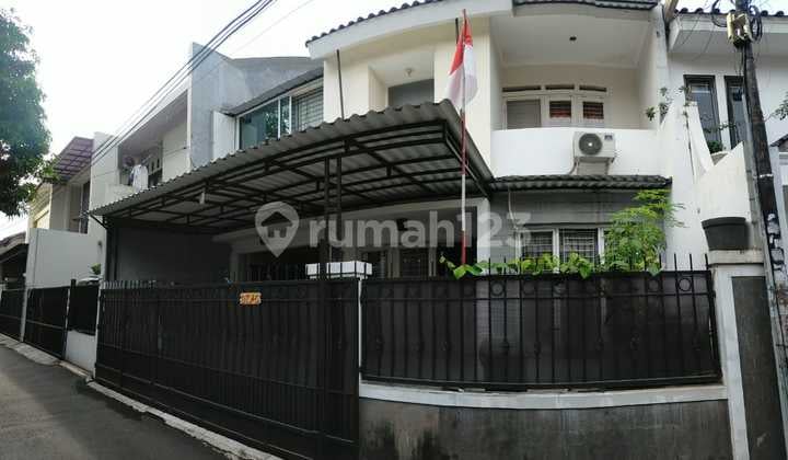 Comfortable and exclusive neighborhood house in Tebet, South Jakarta.