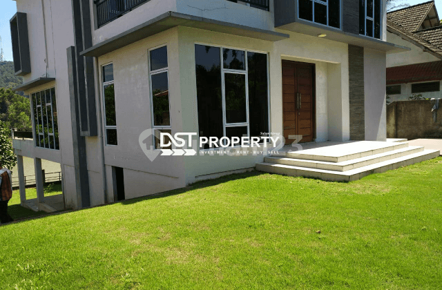 Rumah Cantik Full Renovasi, belakang danau