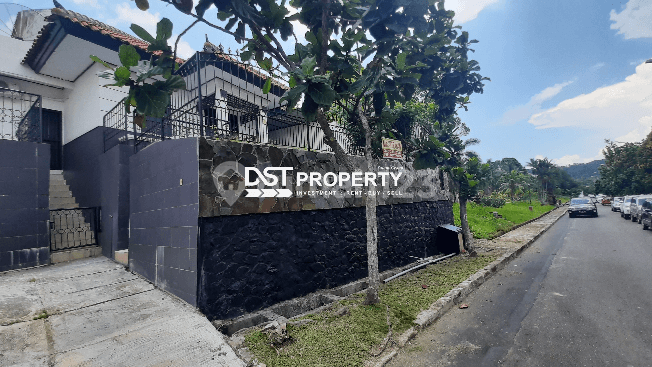 Rumah Sukajadi Hak Milik, Hadap Timur Laut