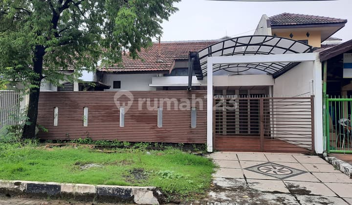 Rumah Sertifikat Hak Milik di Darmo Sentosa Raya, Surabaya
