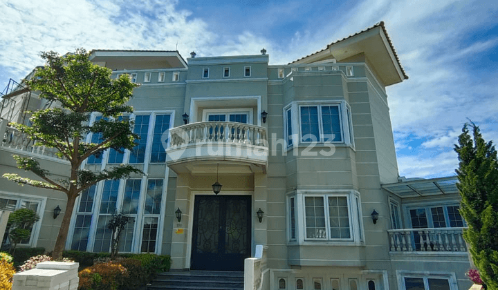 Rumah cantik mewah siap huni.